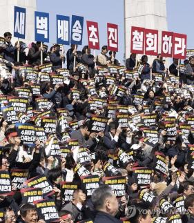 대형마트 새벽배송 두고 소상공인단체 엇갈린 입장…조건부 수용론 등장