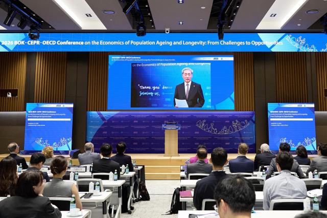 BOK highlights demographic challenges in international forum