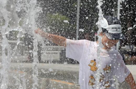 [明日天气] 东海岸·济州岛有雨…南部体感温度达33度 晚秋热 持续