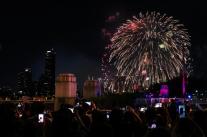불꽃 더 화려하게, 안전 더 촘촘하게…한화 불꽃축제 100만명 운집