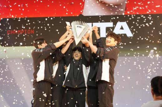 넥슨, FC 온라인 패자조서 살아난 kt Rolster UTA 이지환, FSL 서머 첫 우승