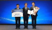 AI 잘 쓰는 직원 자격으로 검증…SK AX, 고용부 장관상