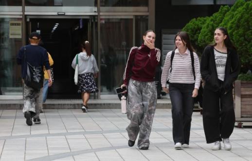 校园主人正在改变 外籍留学生撑起韩国大学