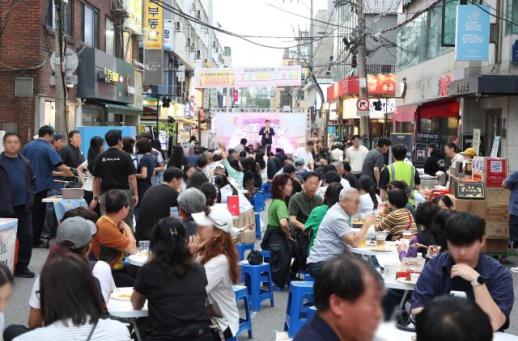 首尔江南拟激活林荫道商圈 拓展夜间美食与文化体验