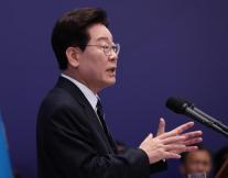[대통령 회견] 이 대통령 집값 안정, 이 정부에서는 한다…주택 공급 늘리고 대출 수요 관리