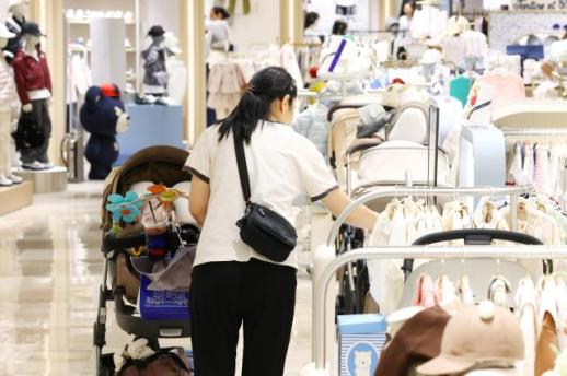韩国外籍劳动者育儿休假补贴一年翻番 领取人数突破2000人