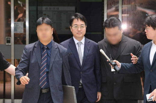 审判中，检察官派遣及尹锡悦即刻上诉放弃的指控均被否认