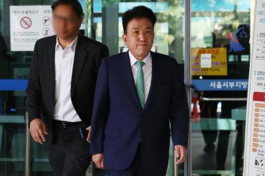 ‘ 하나银行招聘腐败’再审公判结束…定于下月26日宣判