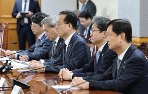 李亨日：必要时将进一步缩减国债发行量，考虑紧急回购