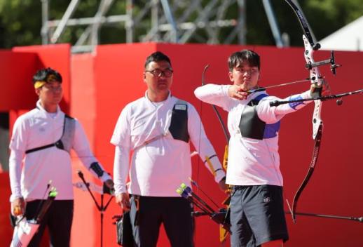 韩国男子射箭团体赛夺金，击败印度