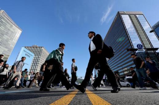 韩国社会信任裂痕 青年及低收入群体更易感到社会不公
