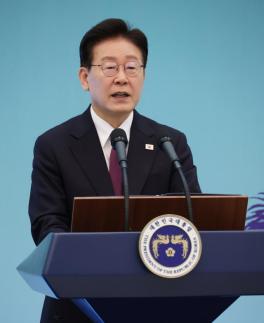 李在明总统参观极超音速滑翔飞行器首次试射，强调自主安全力量