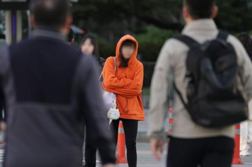 明天天气：南部及济州岛局部降雨，日夜温差约15度