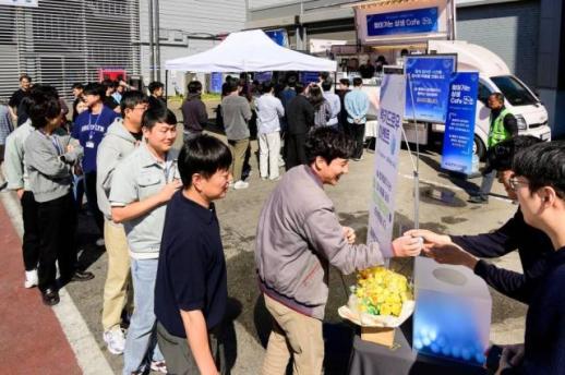 Samsung Electronics extends chip windfall to local suppliers