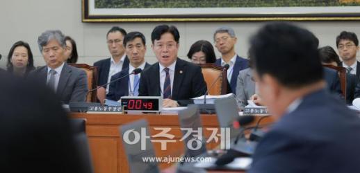 [2026国会审查] 黄袋法与延长退休年龄引发讨论…关于特大特区劳动特例的社会对话争论