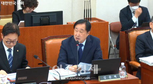 2026年国政审查：首尔市教育厅特殊教师支持为零遭批，正根植教育改革与书面论述形式公正性受质疑
