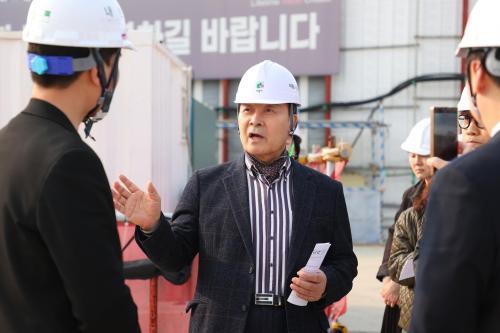 义王市市长金成宰因建筑工地安全管理成就获颁京畿道知事表彰