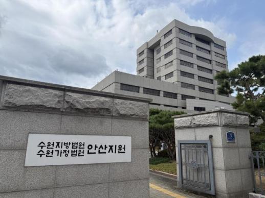 8个月大儿子被母亲用遥控器打死，母亲获刑12年