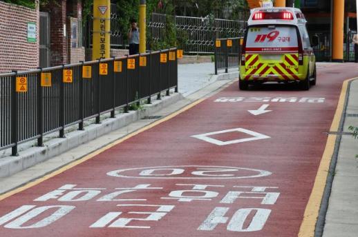 70岁司机在儿童保护区撞死7岁小学生