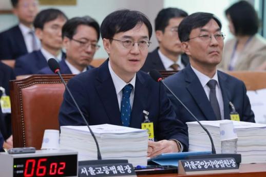 [2026国会审查] 法制委员会就李在明审判中止展开争论...执政党称总统被束缚，在野党称职务怠忽