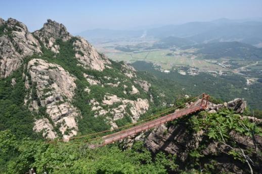月出山地区被指定为国家名胜，认可其千年历史和自然景观价值