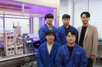 KAIST, 로봇이 섞고 빛으로 합성…신약용 분자 실험 자동화