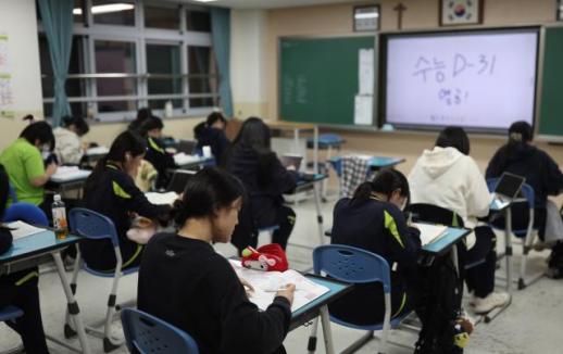 11月19日举行的2027学年度大学入学能力考试将获得政府全力支持