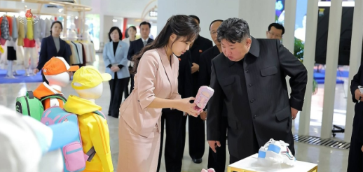 朝鲜媒体报道金正恩公开活动，驳斥其死亡传闻