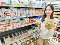 떡지순례 열풍에 편의점 떡 매출 급증…이색 디저트 경쟁 본격화