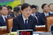 이찬진, 은행지주 이사회 형식적 의결 지적…CEO 승계 투명성 강화 주문