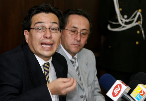 [영문] Ecuador expels US Embassy official for meddling