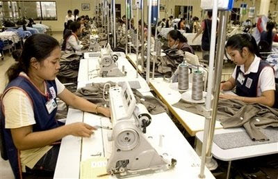 [영문] Cambodia Expects Garment Sector to Recover in 2nd Quarter  