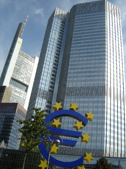 Euro Bank Lending Rates Slump after ECB Auction