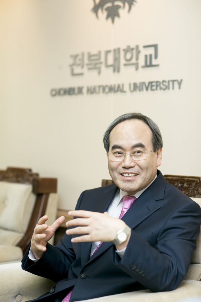 President Suh Geo-suk, Chonbuk National University | Aju Press