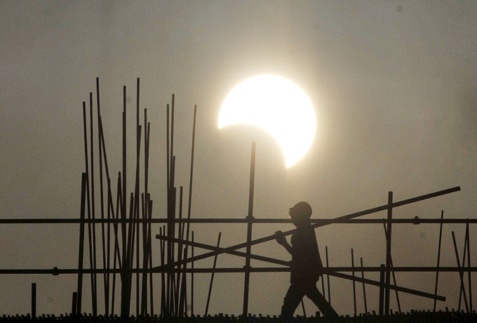 中国多地出现日食天象