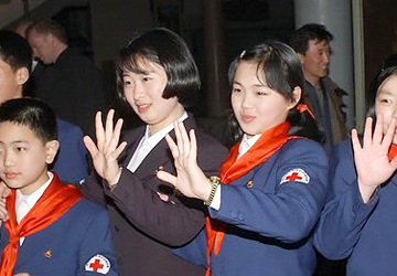 北韩第一夫人李雪主儿时曾访问过韩国