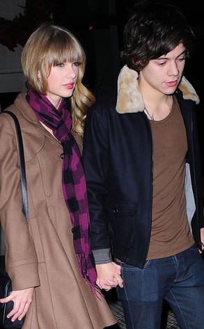 Taylor Swift and her new Beau, Still Lovey-Dovey