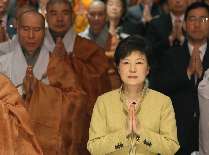 <4·20雅安地震>韩国总统朴槿惠就雅安地震向中方表示慰问