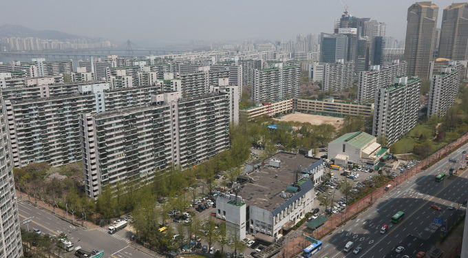 江南重建公寓价涨破5000万韩元