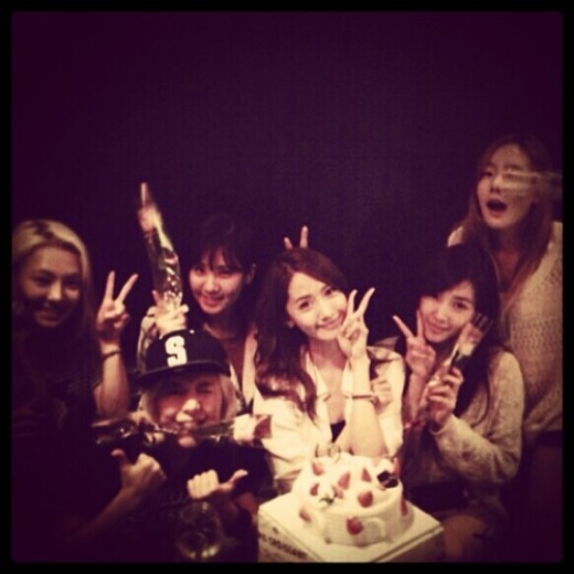 Girls Generation member Yoonas birthday party photo revealed
