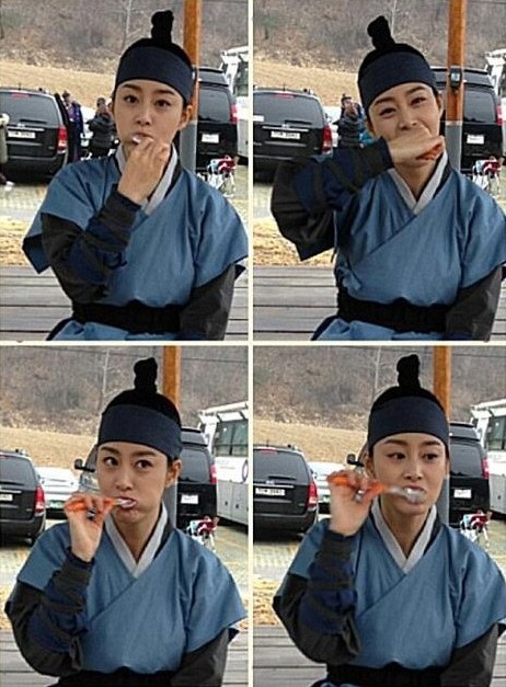 金泰希「牙膏廣告」洗刷刷 大秀可愛魅力