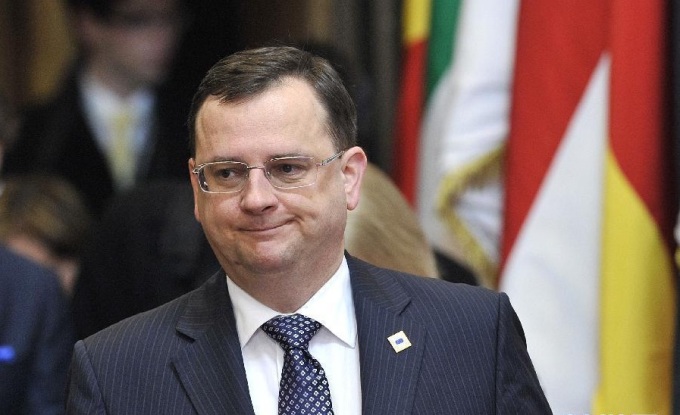 捷克前总理再婚娶助手涉腐败