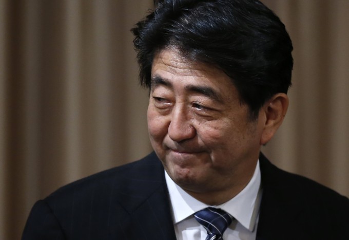 Abe to announce consumption-tax hike plan Tuesday