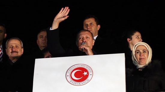 土耳其总理宣布内阁“大换血” 更换10名部长