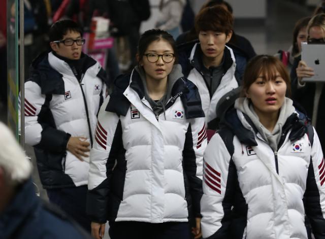 韩国短道速滑选手抵达索契