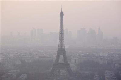 巴黎等地车辆临时按单双号限行应对污染 