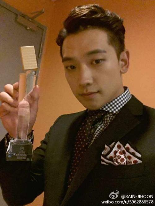 28】rain获qq音乐盛典"最具影响力的海外艺人"奖 gd 获最高人气韩日