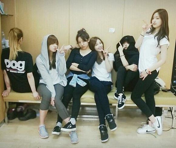 A Pink reveals their post-rehearsal photo