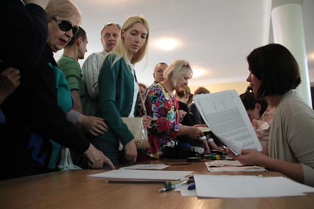 乌东部两州九成选票支持独立 俄表示尊重公投结果