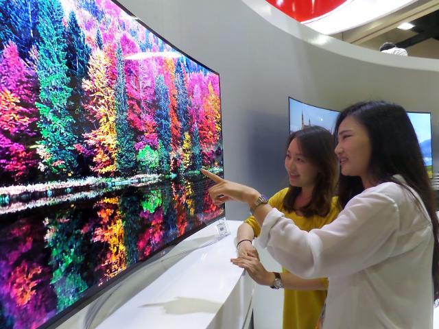 LG显示器SID2014展出LED曲面电视机